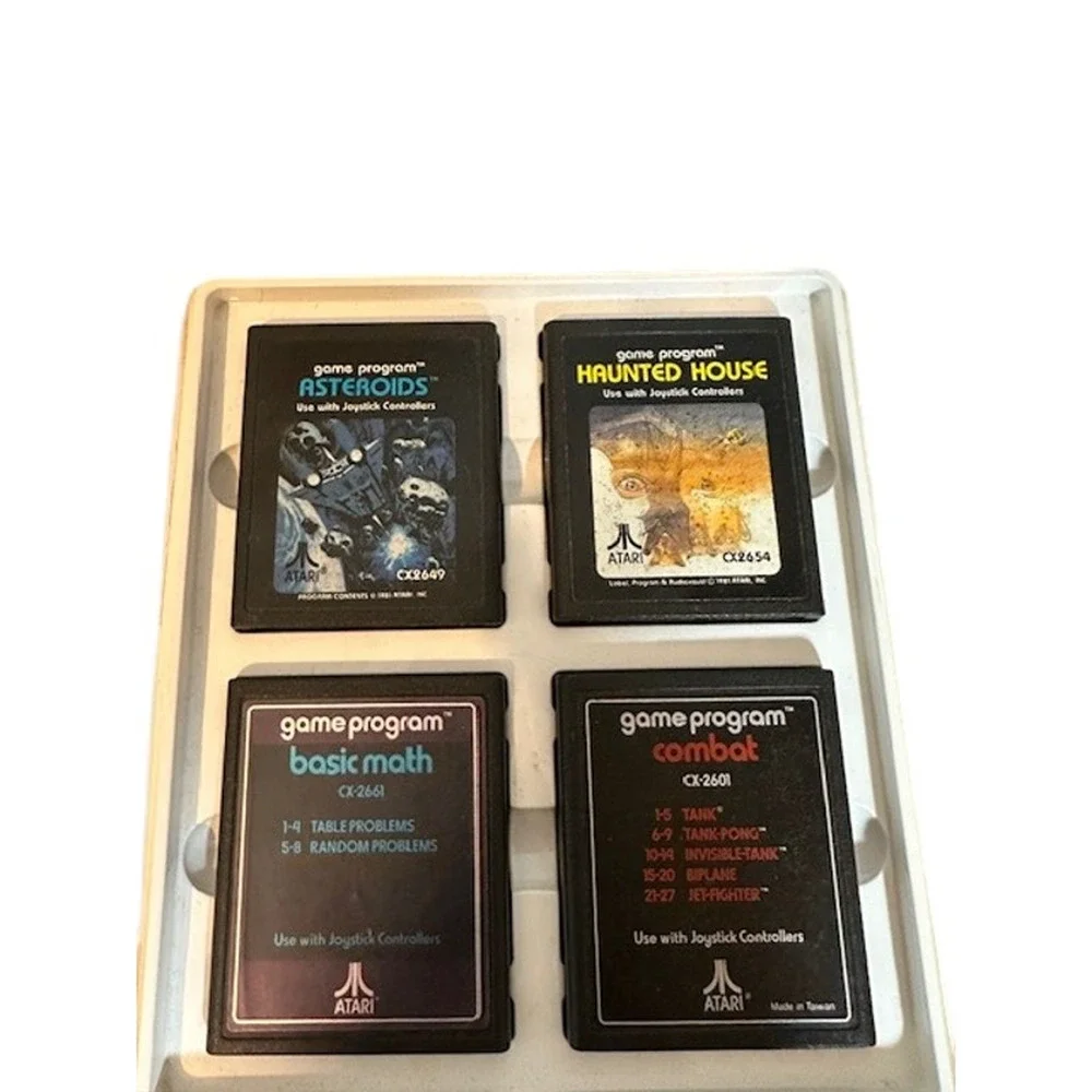 Atari Faux Leather Tan Portfolio Folder Game Holder Case With 4 Games VTG